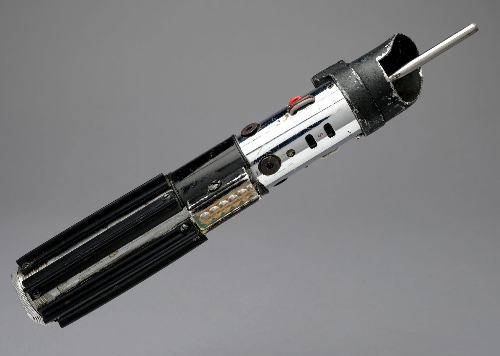 Darth Vader lightsaber to go under the hammer for first time ever